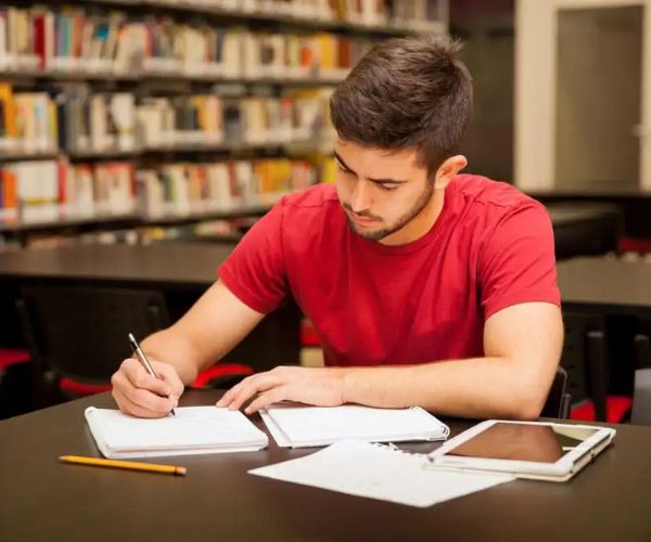 كتابة بحوث جامعية في الامارات بدون اقتباس