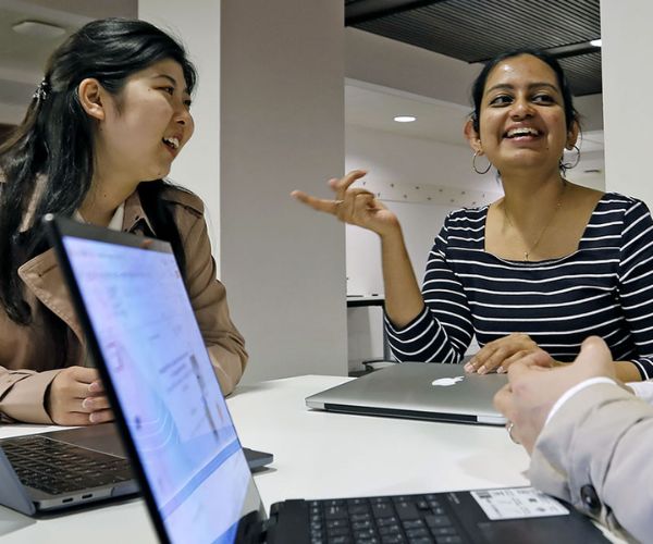 الفرق بين التوصيات والمقترحات