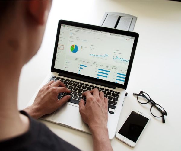 مميزات المنهج الوصفي التحليلي