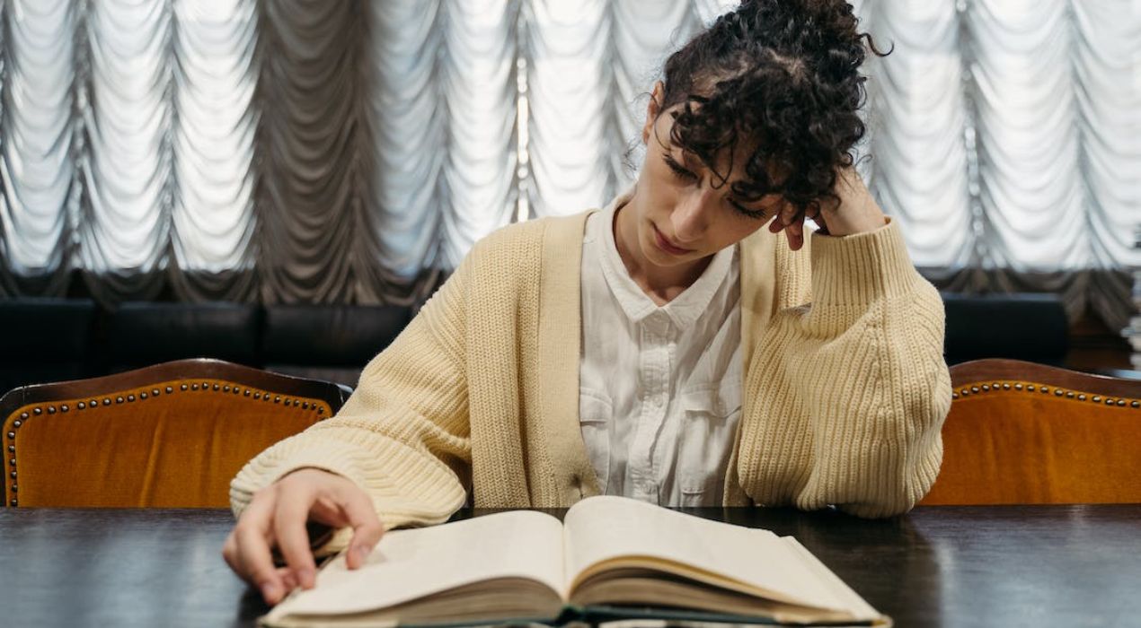 الفرق بين خطة البحث وتقرير البحث